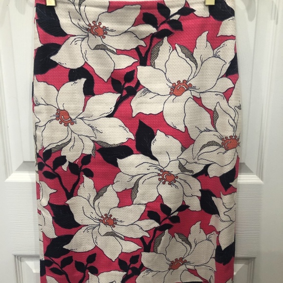 Ann Taylor 'Callie Pink' Hibiscus Skirt - Picture 2 of 4